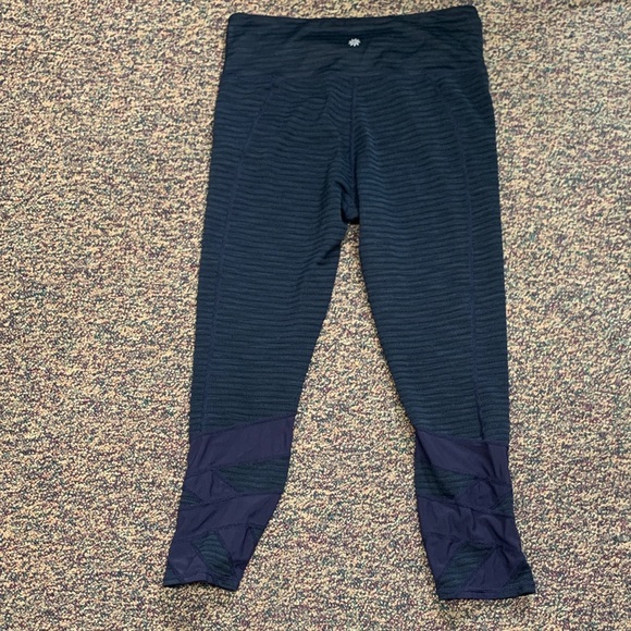 Athleta Dark Blue & Black Mantra Mesh Capri Leggings Sz S Stylish Find - Picture 1 of 6